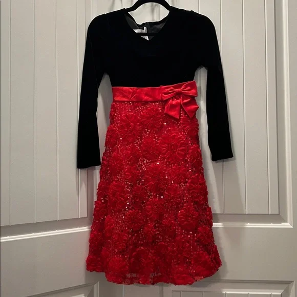 Bonnie Jean Dress Black Velvet Upper Red 3D Flowers Sequin Accents Size 16 - Picture 1 of 10
